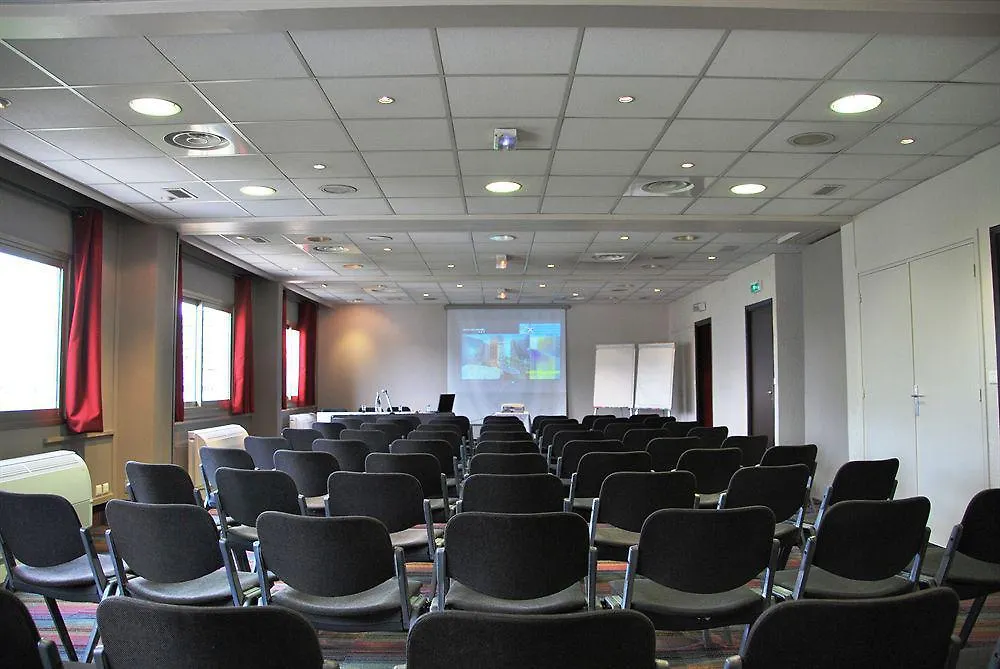 Hotel Des Congres Βιλερμπάν 3*,  Γαλλία