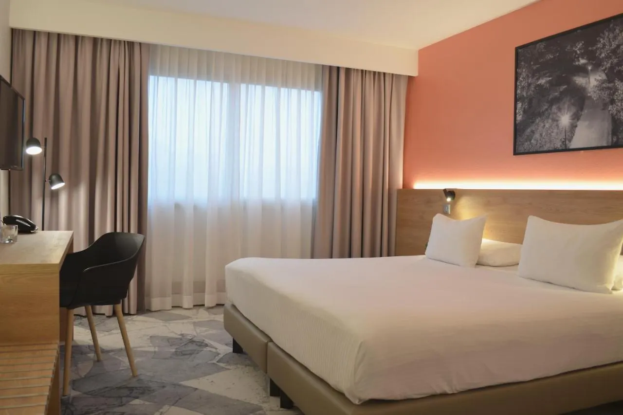 ***  Hotel Des Congres Βιλερμπάν Γαλλία