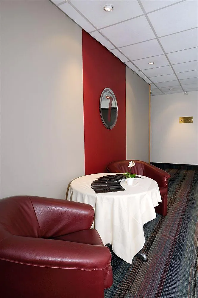 Hotel Des Congres Βιλερμπάν 3*,