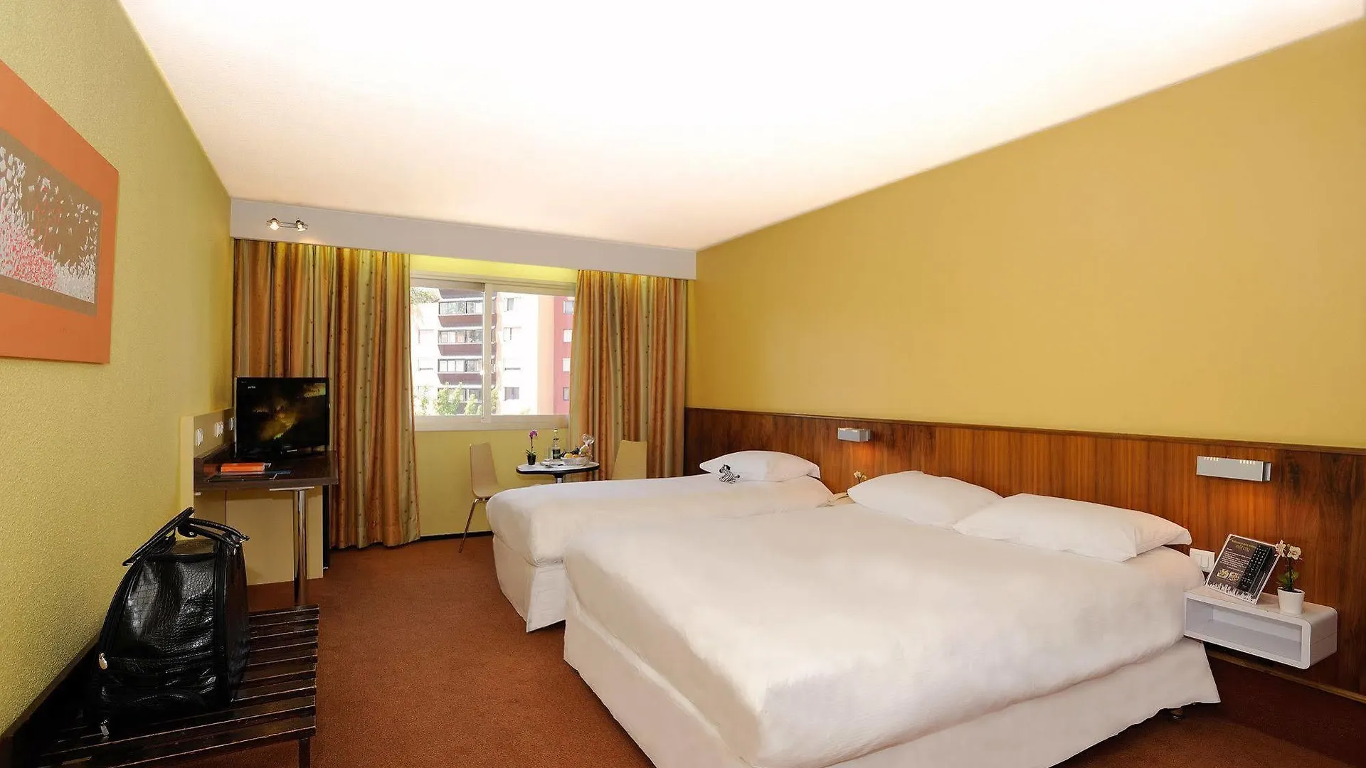 Hotel Des Congres Βιλερμπάν 3*,  Γαλλία